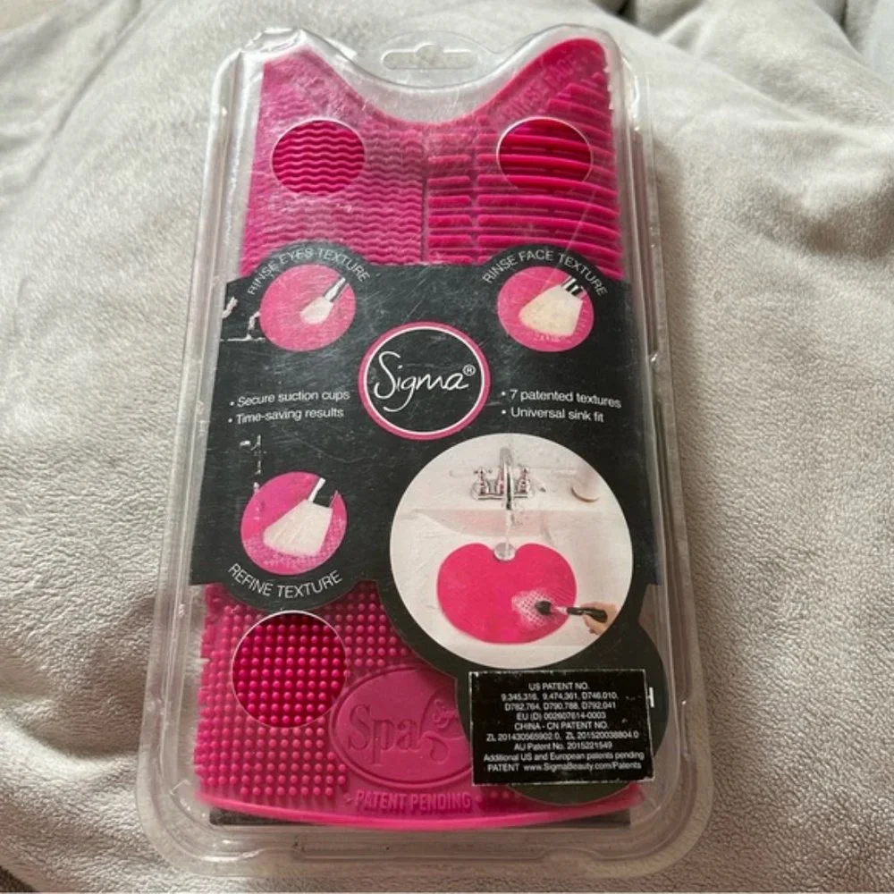 SIGMA SPA® EXPRESS BRUSH CLEANING MAT- NIB- PINK